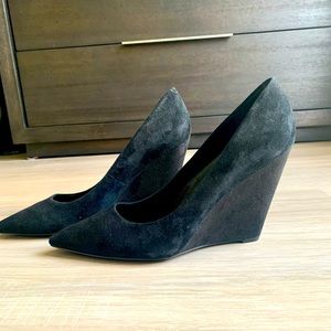 Nine West Women’s Suede Pointy Toe Suede Shoes